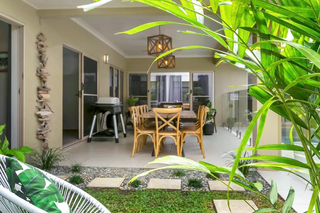 Holiday home Escapades @ Palm Cove Villa Australia