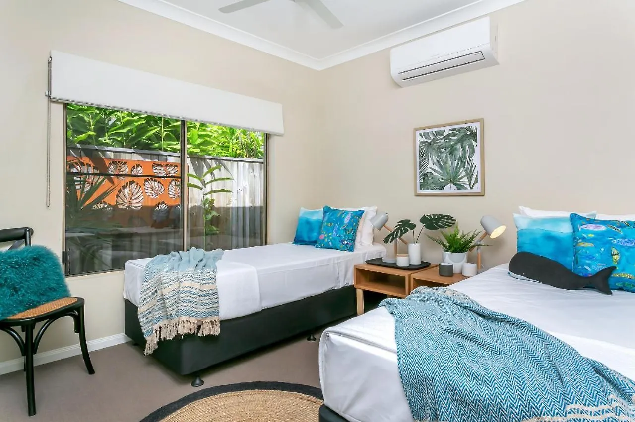 Escapades @ Palm Cove Villa Australia
